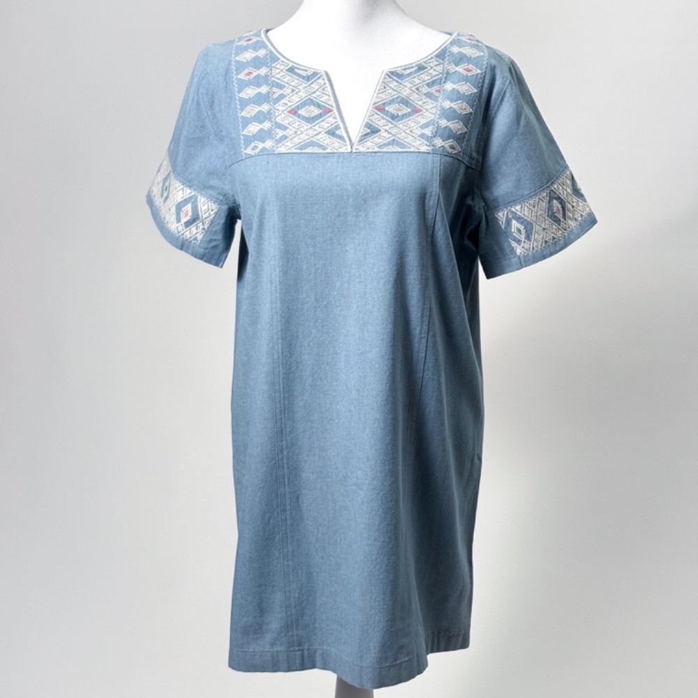 EUC Brass & Roe Chambray Embroidered Aztec Mini Dress β Size S β Retail $60 π΅β¨ - Picture 11 of 11